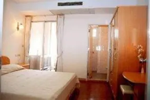 Maple House Executive Apartment - Image 1