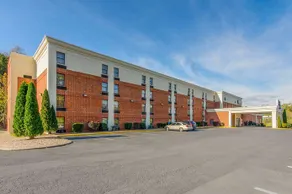 Quality Inn & Suites Lexington Near I-64 And I-81 - Image 5