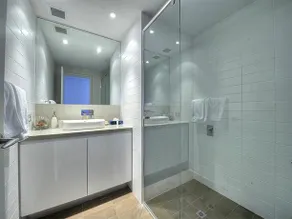 Waters Edge Luxury @ Mandurah - Image 2