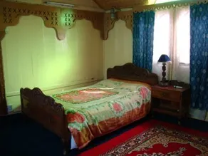 Mandalay Houseboats - Image 4