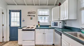 Plymouth Cottage w/ Deck Grill & Ocean Views - Image 4