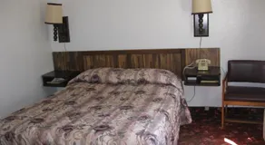 Economy Inn - Image 4