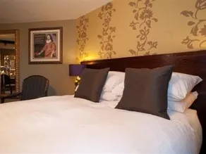 The Hatchet Inn - Image 3