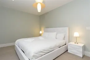 5th Avenue Suites - Image 3