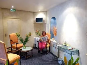 Hotel Restaurant De La Gloire - Image 2