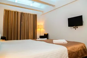Dem Hotel - Image 3