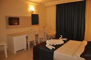Blue Moon Hotel - Image 3