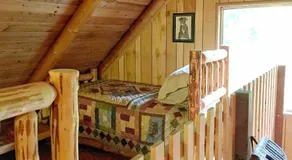 17mbr - Log  - Bbq - Pets Ok - Wifi - Sleeps 8 2 Bedroom Home by RedAwning - Image 4
