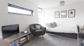 Bridge Square Apartments - Image 3