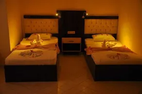 Side World Star Hotel - Image 5