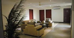 Hotel Royal Inn - Image 2