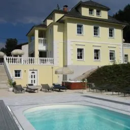 Hotel s' Schlössl im Park - Image 2