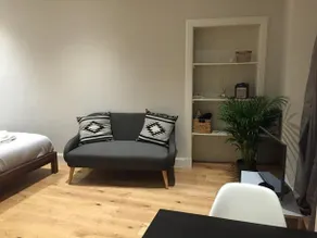 Stylish Studio on The Royal Mile - Image 2