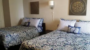 Famous Shores Motel - Image 4