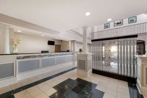 Magnuson Hotel Park Suites - Image 5