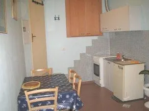 Apartment Johnny - Image 2