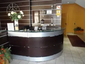 El Aparthotel - Image 2