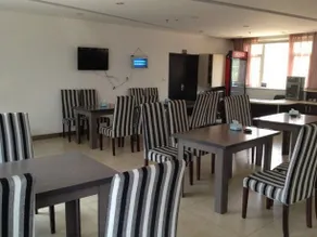 Fairyland Hotel Jingxing Branch - Image 3