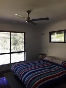 Lakeside Cottage Woodford - Image 3