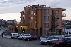 Neven Hotel - Image 3