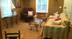 Midway Nightly Cottages - Image 3