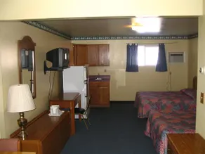 Route 9 Budget Inn - Image 4