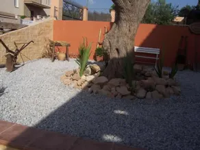 Laurel De La Reina - Image 2