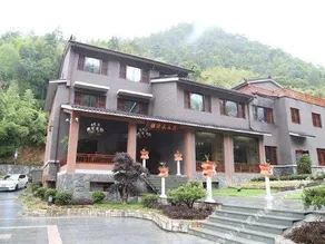 Tingquan Shanzhuang Hotel - Image 3