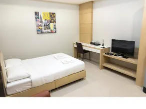 Phattanan Park Apartments - Image 1