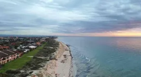 Luxurious 3 bedroom beachfront - panoramic views - Image 4