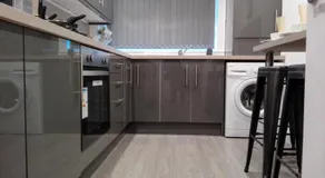 Central Ayr Main Road Apartment - Image 3