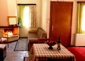 Mesostrati Guesthouse - Image 4