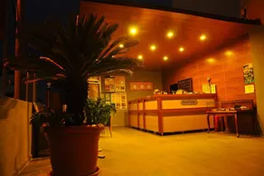 Side World Star Hotel - Image 2