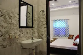 Rising Shemesh Home Stay - Image 4