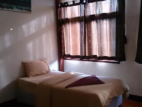 Queen Suriya's Hostel - Image 3