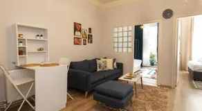 Chic and Convenient Apartment Surrounded by Iconic Landmarks in Beyoglu - Image 2