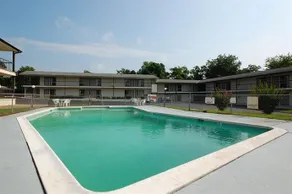 Budget Inn Selma - Image 5