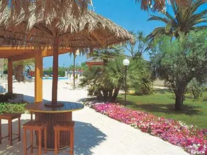 Hotel Maxim's - Image 2