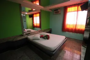 Jumbo Hotel - Image 3