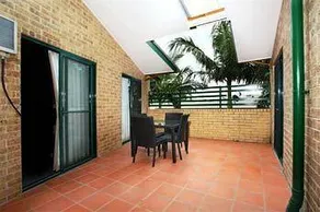 Edmondstone Motel - Image 4