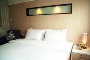Lumpini Residence Sathorn - Image 3