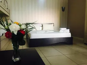 Godija Hotel & Suites - Image 4