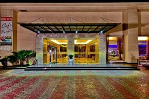 Hotel Sewa Grand - Image 2