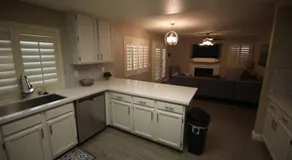 Brilliant 4 Bedroom House With Pool! - Image 3