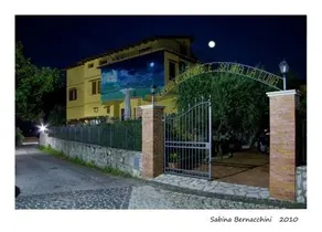 E Spunta La Luna - Image 2