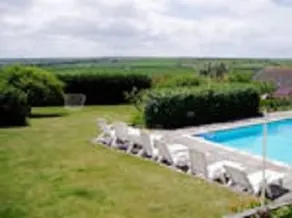 Gratton Lodge Guest House - Image 2