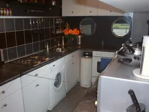 City Centre Riverside Apartment with private parking - Image 4