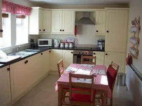 Kis-Met Cottage - Image 2