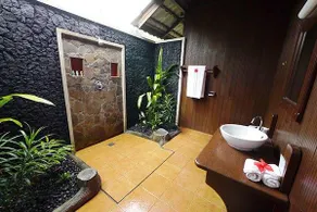 Black Sand Dive Retreat - Image 4