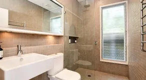 Ayana Beach House - Pet Friendly - Opposite Beach - Image 5